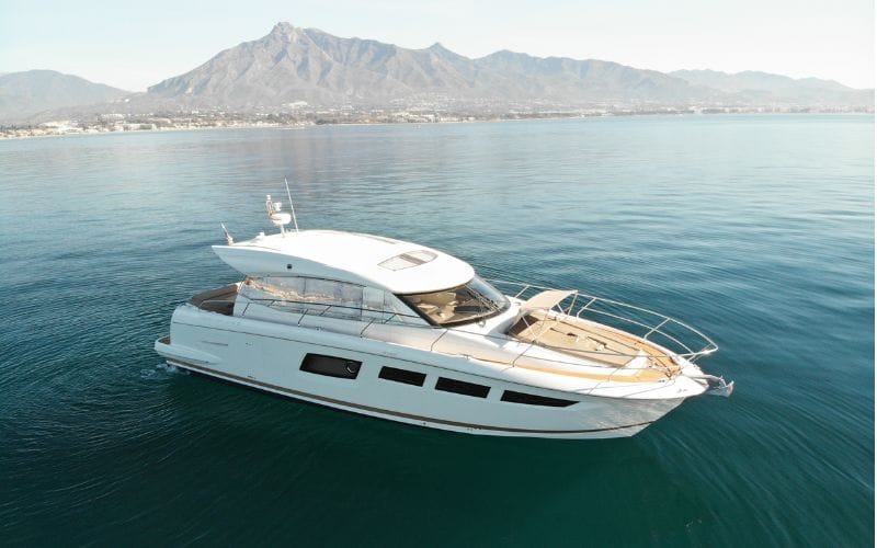 PRESTIGE 50 (7) Feel the allure of the open sea aboard our majestic Princess 70 yacht, a haven of luxury and elegance amidst the breathtaking backdrop of Marbella's azure waters