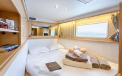 Catamaran Lagoon 450 puerto banus 4